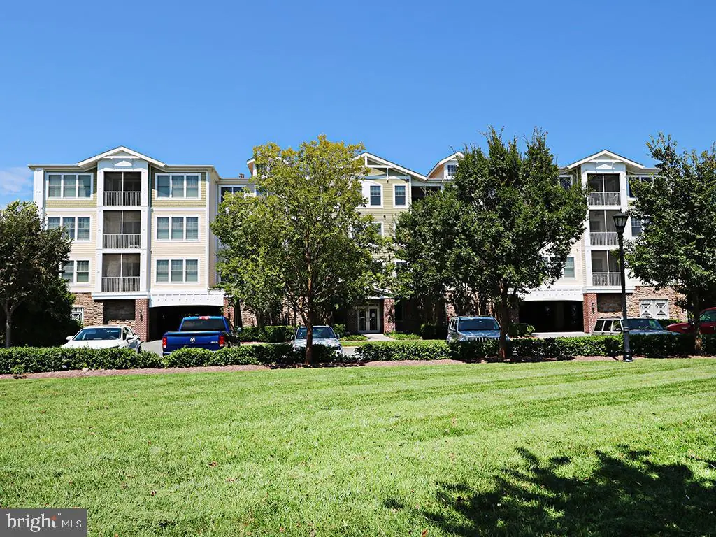 31568 WINTERBERRY PKWY #205   - Best of Northern Virginia Real Estate