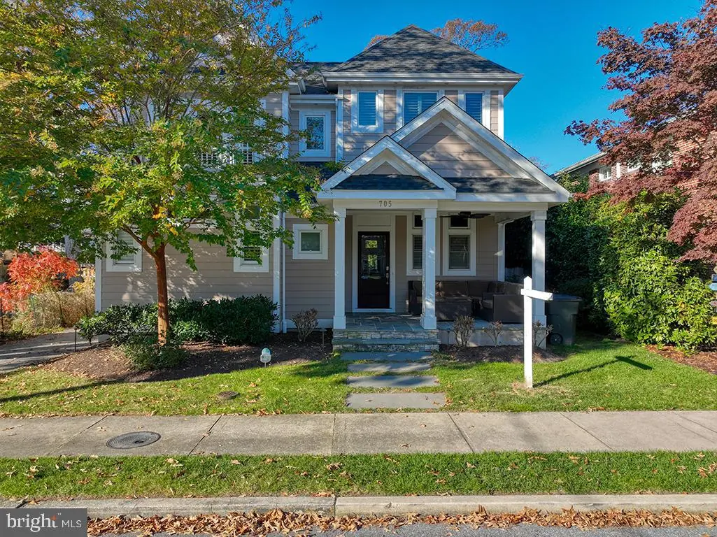 705 KING CHARLES AVE   - Best of Northern Virginia Real Estate